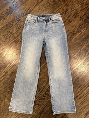 Judy Blue Light Wash Straight Leg Jeans